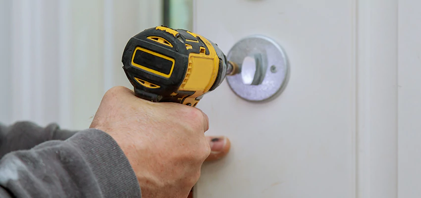 Street Locksmith For Smart Lock Repair in Streamwood