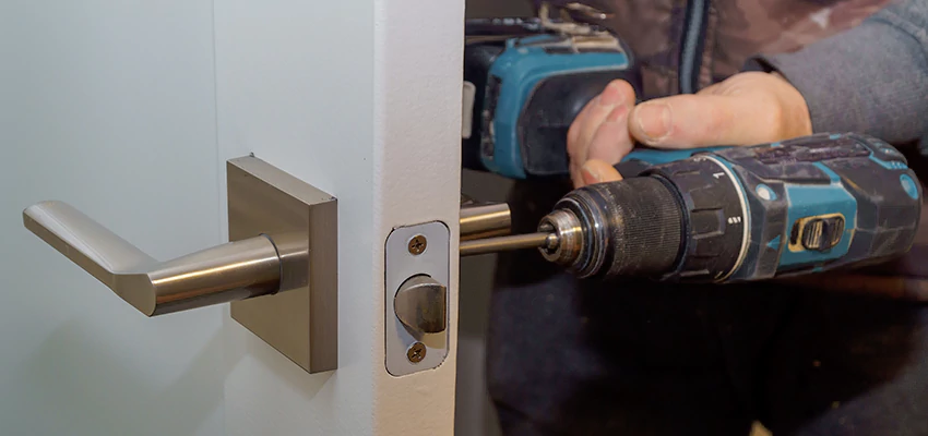 Broken Door Handle Lock Repair in Streamwood, Illinois