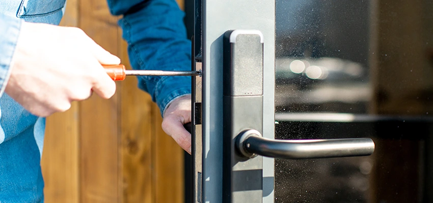 Aluminium Door Lock Replacement in Streamwood, Illinois