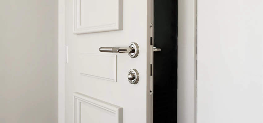 Folding Bathroom Door With Lock Solutions in Streamwood, IL
