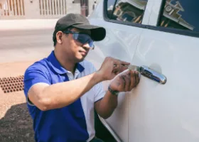 Car Locksmith in Streamwood, IL